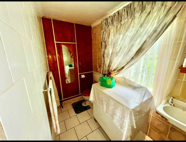 4 BEDROOM HOUSE FOR SALE IN MULLERSTUINE